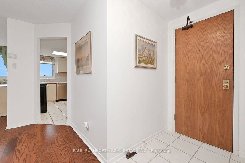 Image 3 of listing MLS® X14110646