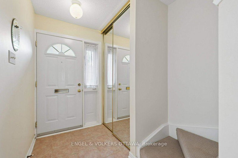 Image 3 of listing MLS® X14111014