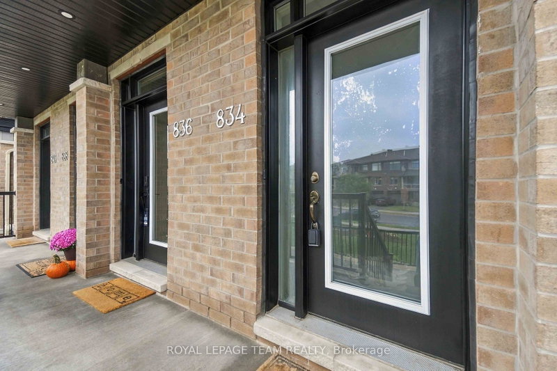 Image 2 of listing MLS® X14111564