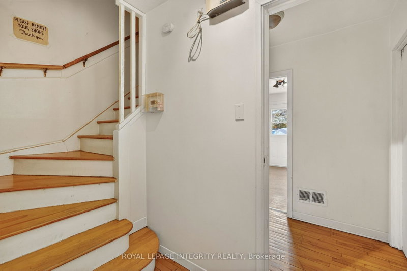Image 2 of listing MLS® X14111740