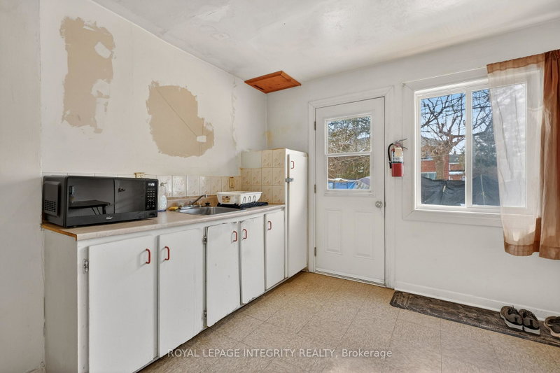Image 3 of listing MLS® X14111740