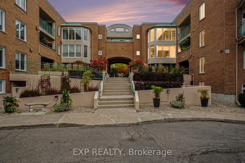 Image 2 of listing MLS® X14111860
