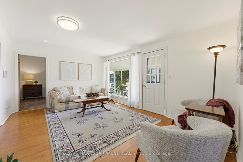 Image 2 of listing MLS® X14114434