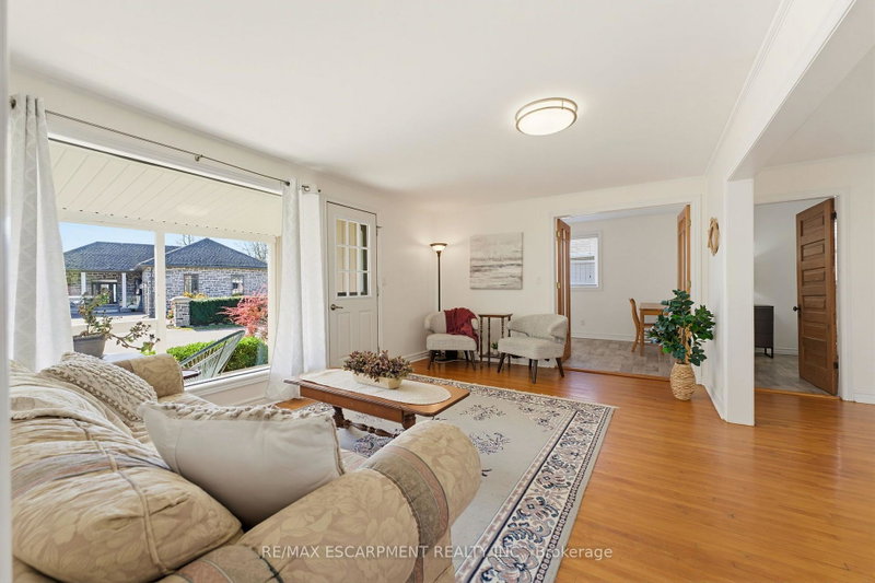 Image 3 of listing MLS® X14114434